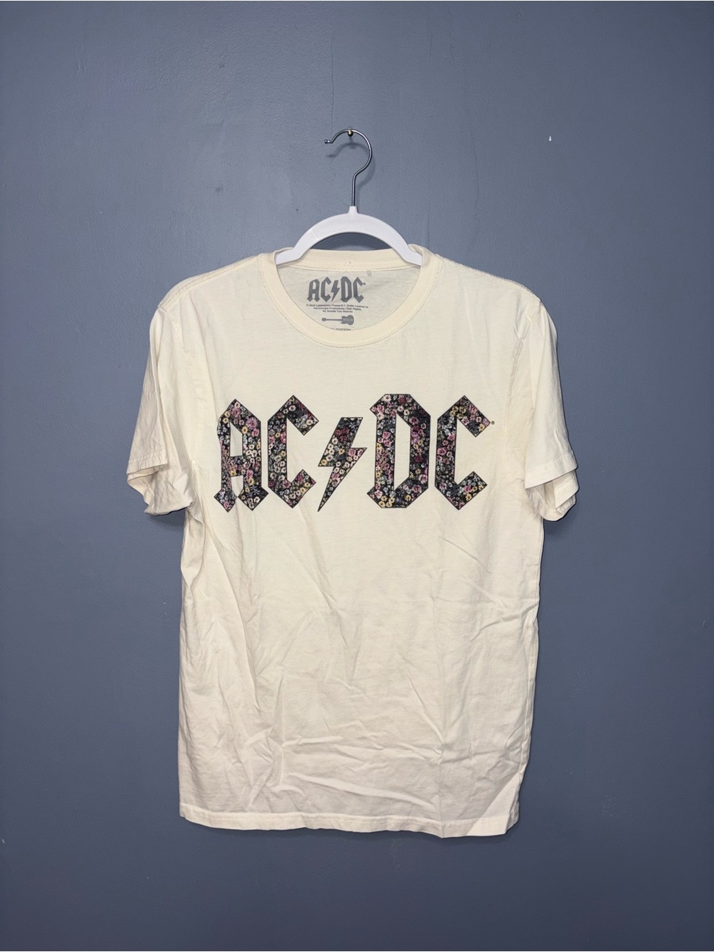 AC/DC | Cream Tee | Size Medium